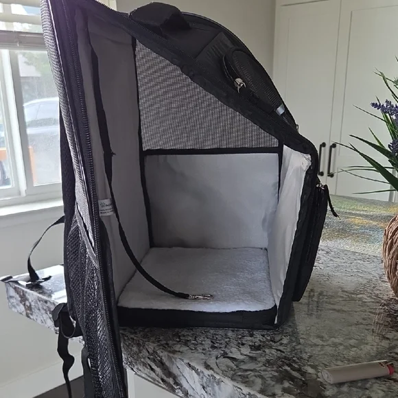 PetAmi Black Pet Carrier - Backpack - Picture 4 of 14